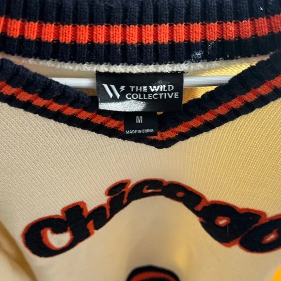 NFL Chicago Bears V-Neck Sweater - Cream and Black Size Medium - Picture 2 of 3